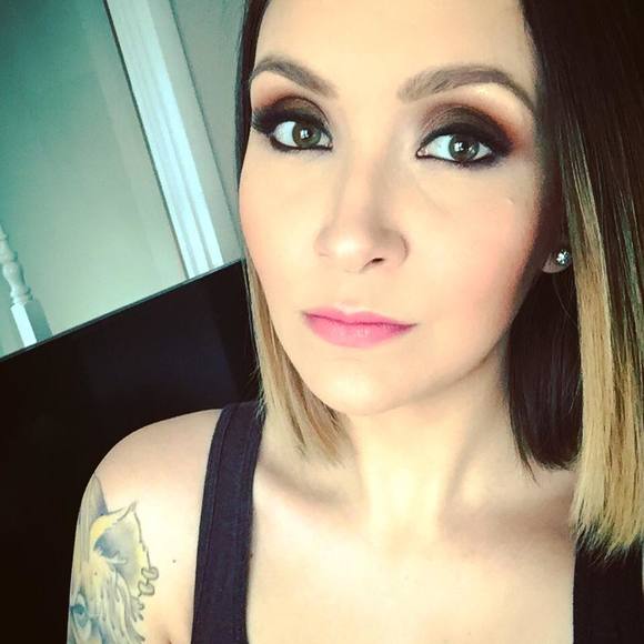 Meet your Posher, Lori - Picture 1 of 1